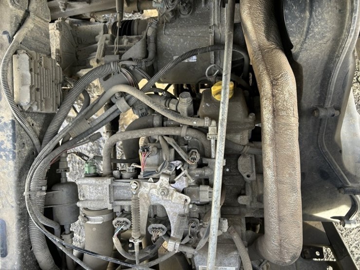 2012-john-deere-gator-xuv-625i-image-25