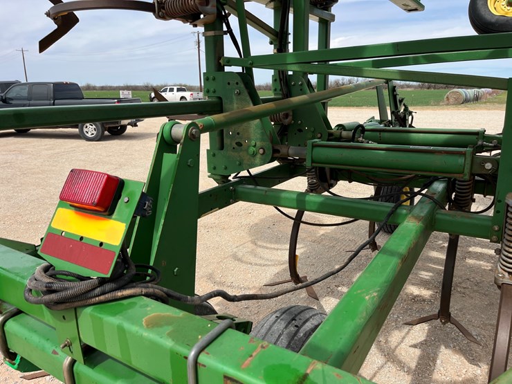 2005-john-deere-2410-image-12