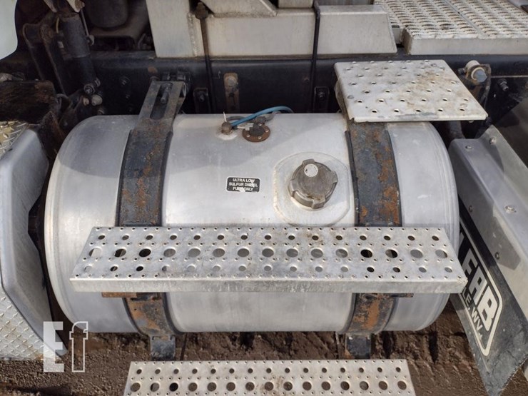 2017-freightliner-122sd-image-33