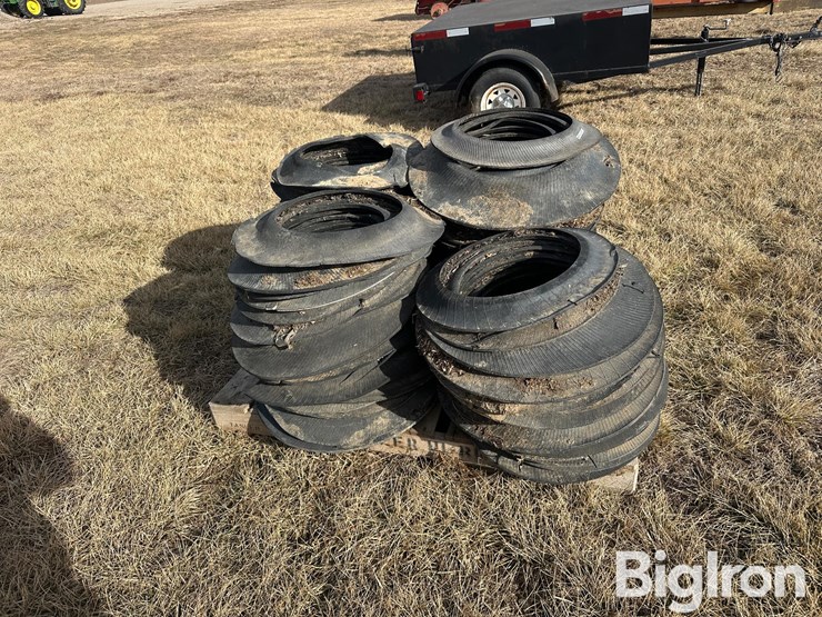 silage-pile/-tarp-tire-flats-image-1