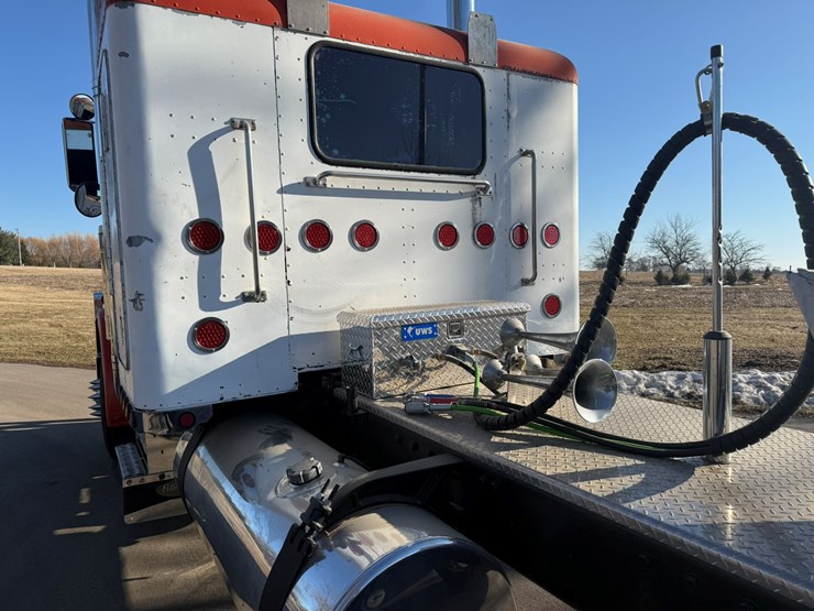 1974-peterbilt-359-image-17