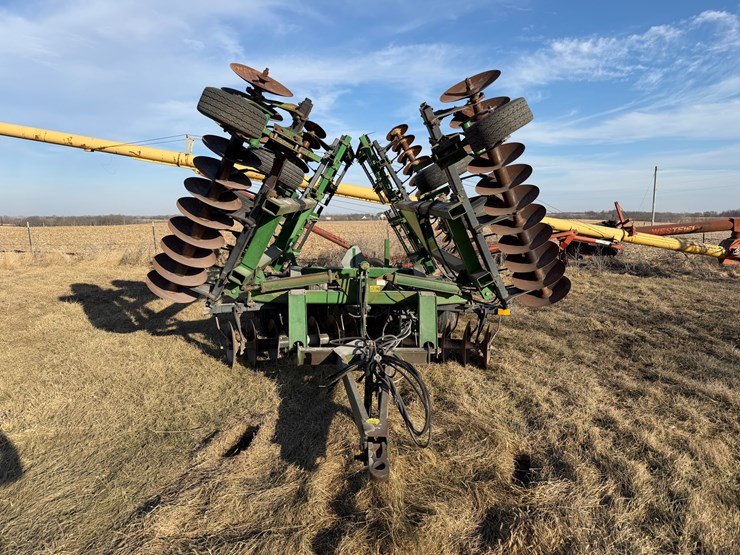 john-deere-630-image-1