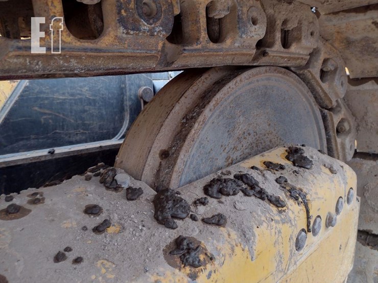 2012-deere-700k-lgp-image-30