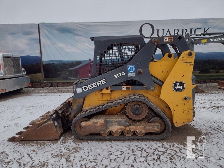 2019-deere-317g-image-1