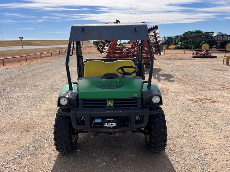 2016-john-deere-gator-image-2