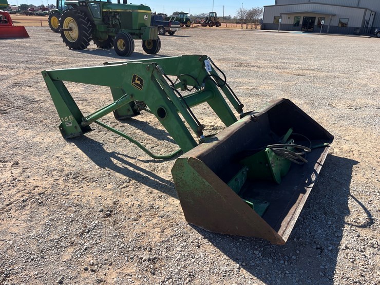 john-deere-146-image-6