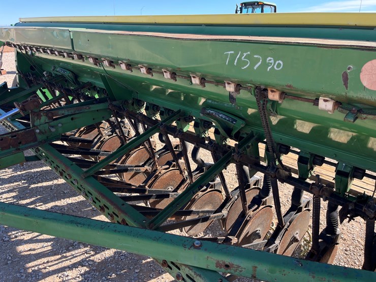 john-deere-8300-image-2