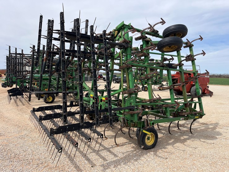 2005-john-deere-2210-image-9