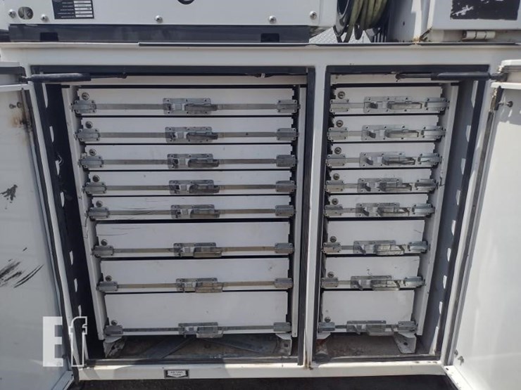 18-ford-f550-image-22