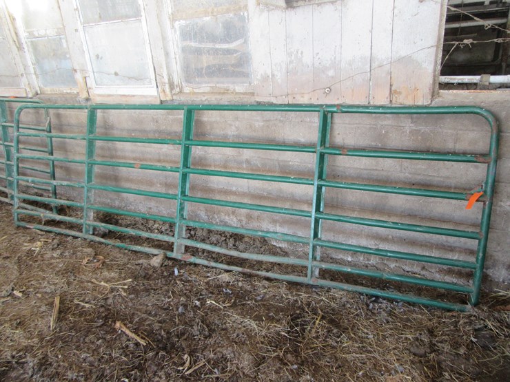 #8967-•-14'-green-gate-image-1