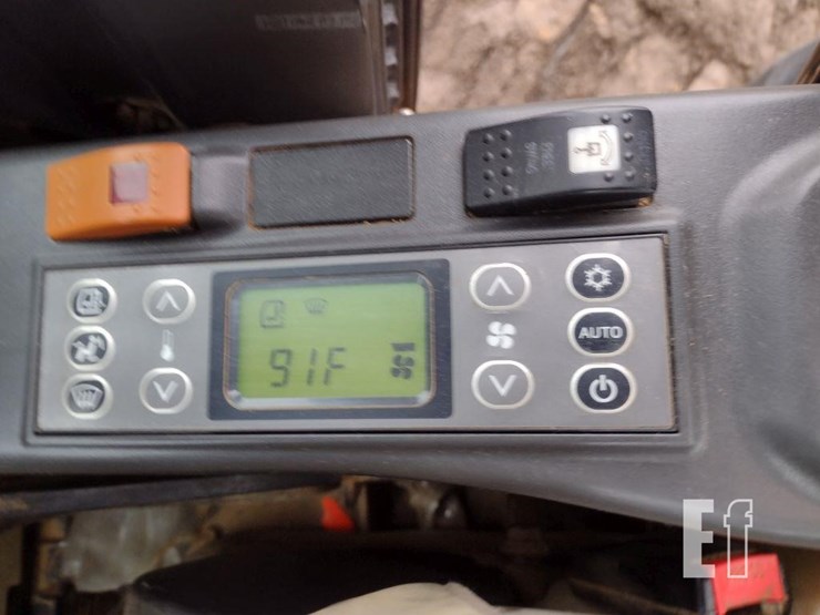 2017-case-cx210d-image-11