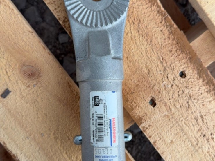 unused-bull-float-adaptor-+-pointer-+-misc-image-4