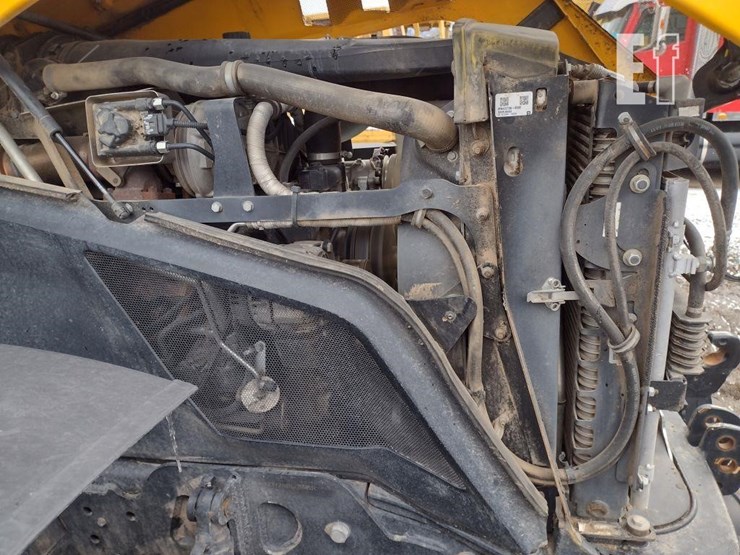 jcb-fastrac-4220-image-28