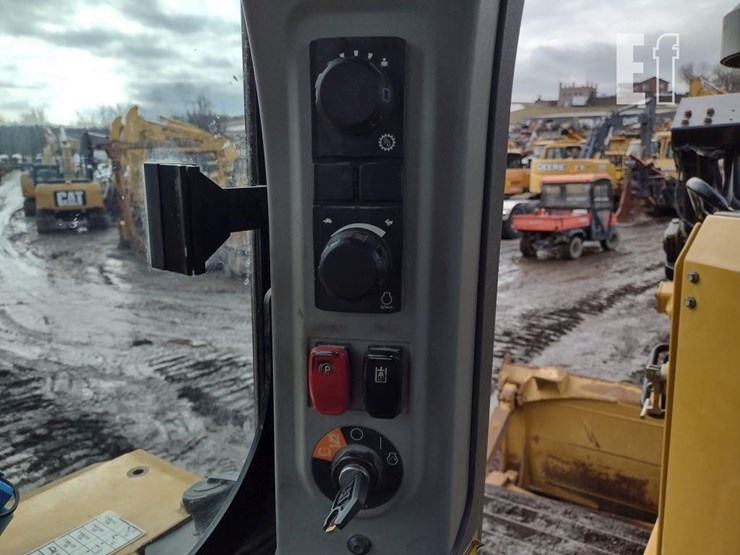 caterpillar-d6-image-13