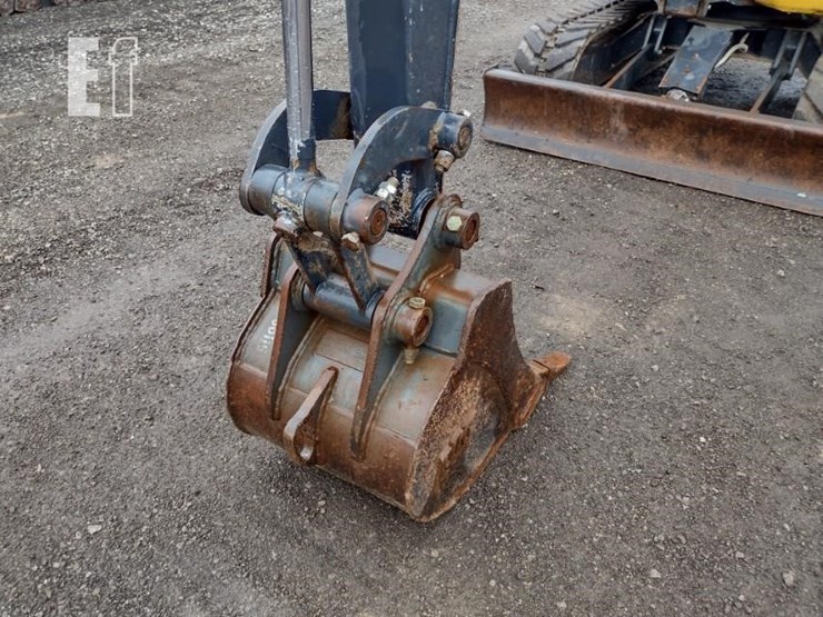 2022-deere-26g-image-16