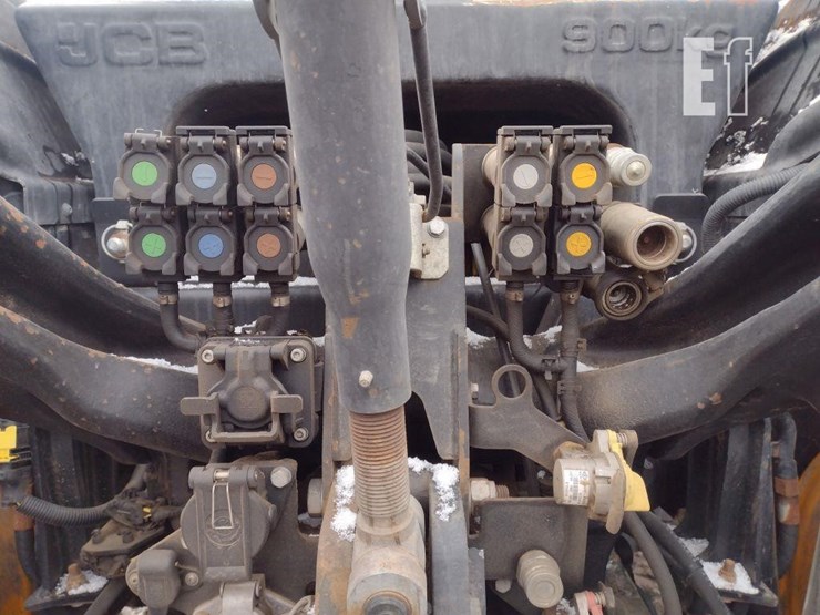 jcb-fastrac-4220-image-23