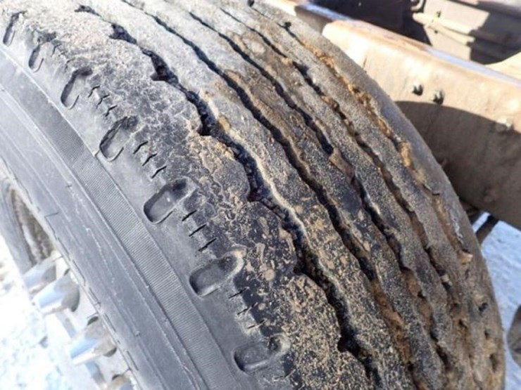 2016-peterbilt-567-image-60