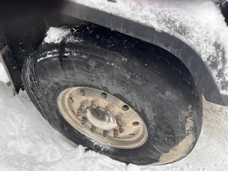 2018-freightliner-114sd-image-67