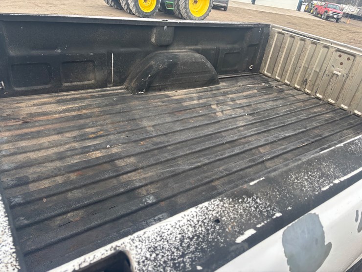 2004-chevrolet-2500-image-9