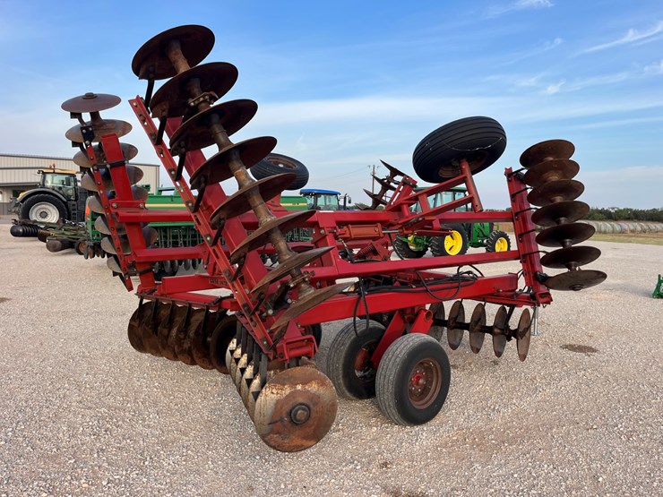 case-ih-3900-image-9