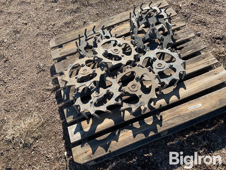 planter-closing-wheels-image-11