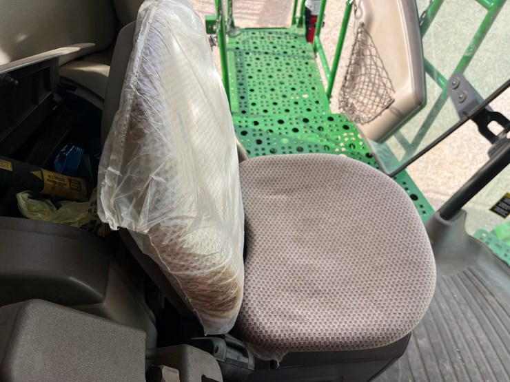 2013-john-deere-s670-image-41