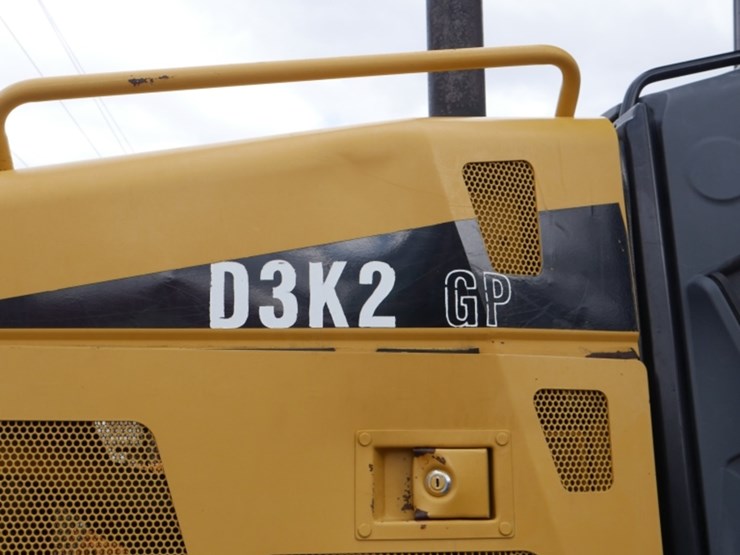 2005-caterpillar-d3-image-4