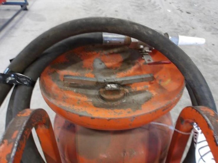 portable-sandblasting-tank(s)-image-9