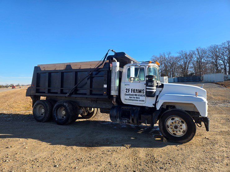 1999-mack-rd690s-image-25