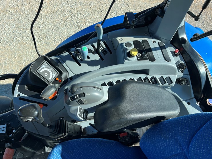 2014-new-holland-t6.175-image-21