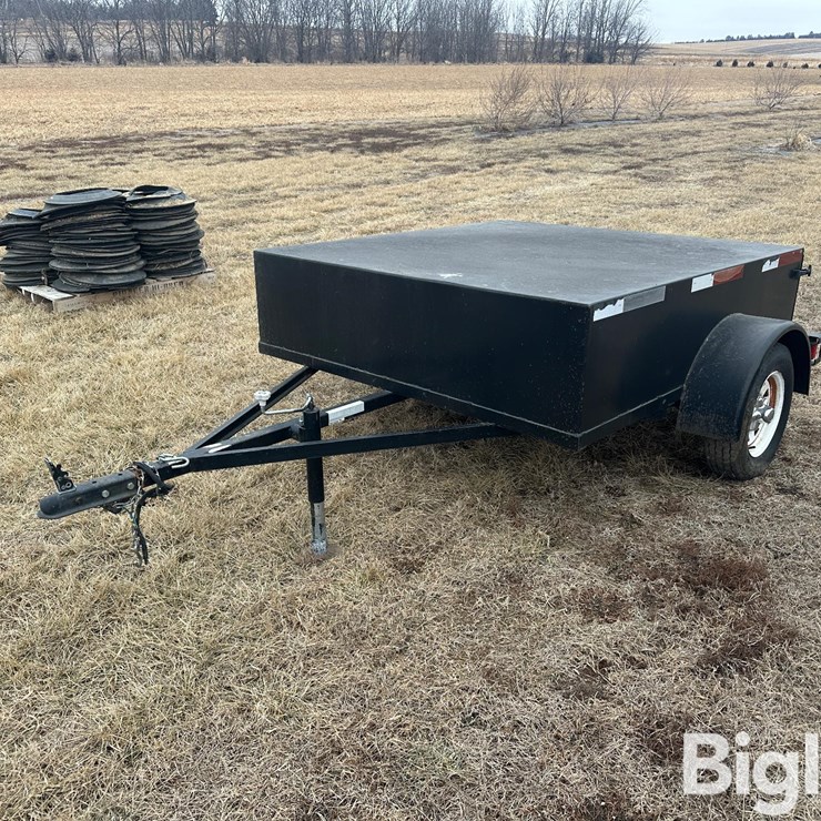 2008 S&W S/A Enclosed Trailer