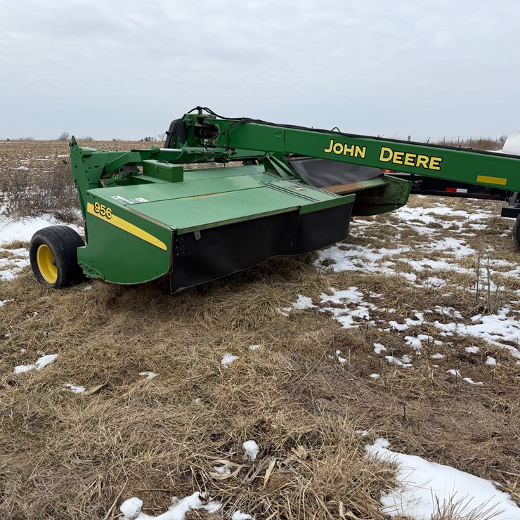 JOHN DEERE 956