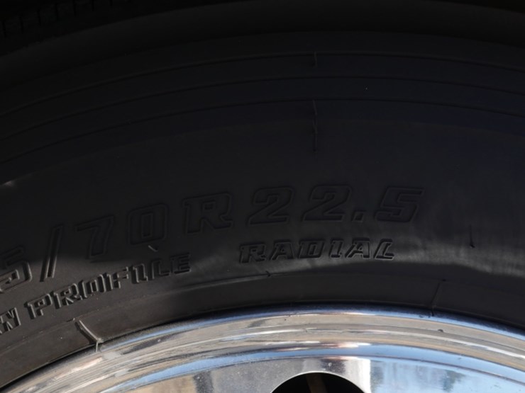 2018-kenworth-w900-image-8