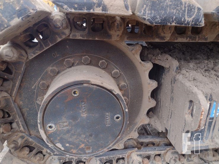 2021-deere-85g-image-37