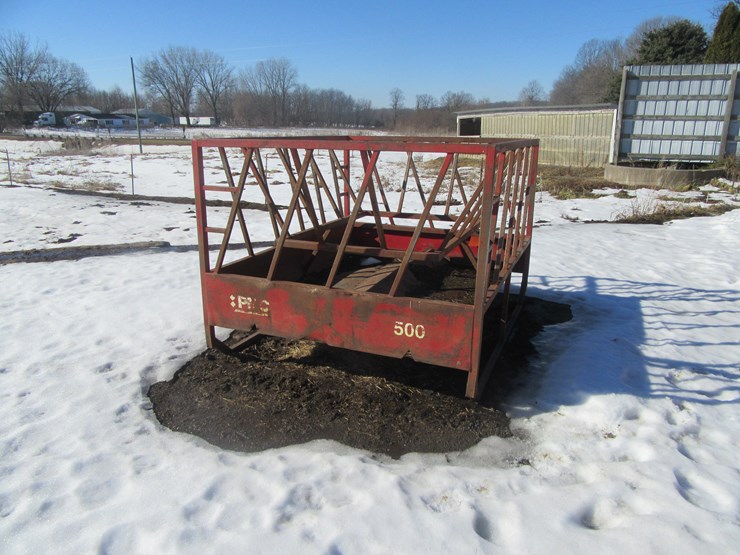 #8971-•-pmc-500-round-bale-feeder-image-1