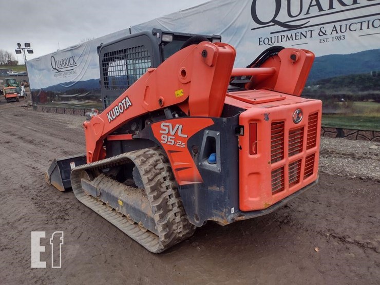 2017-kubota-svl95-2s-image-41