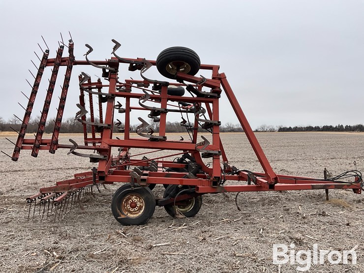 hesston-2210-image-4