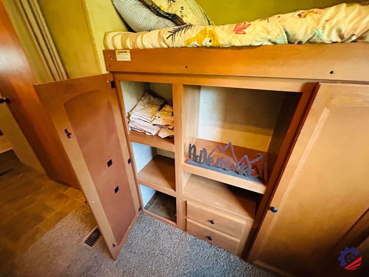 2011-keystone-hornet-platinum-31rbds-t/a-camper-trailer-image-107