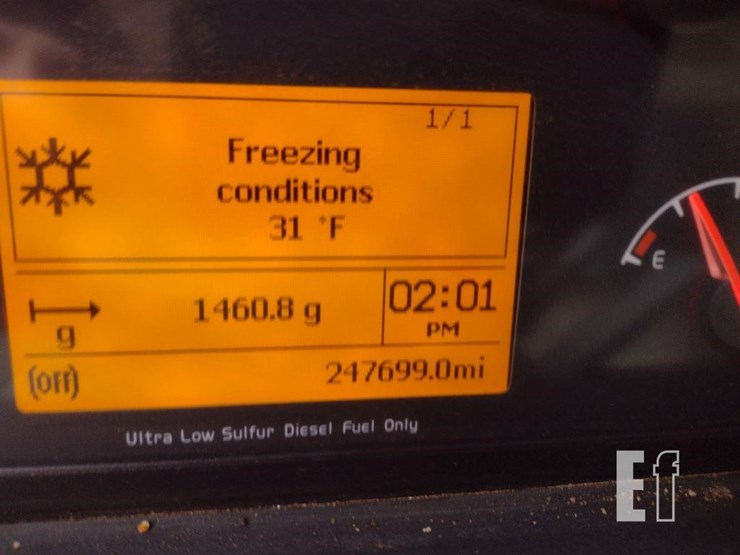 12-volvo-vhd-dump-truck^title^-image-7