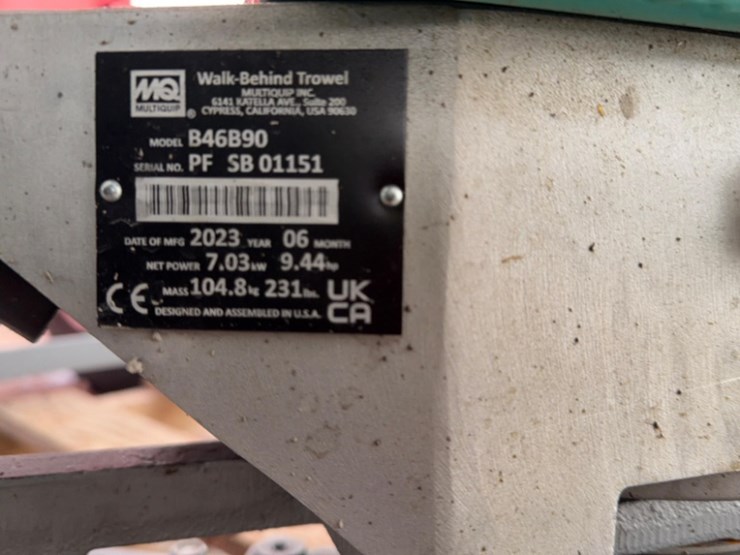 2023-whiteman-b46b90-4'-power-trowel-with-10hp-briggs-motor-image-2