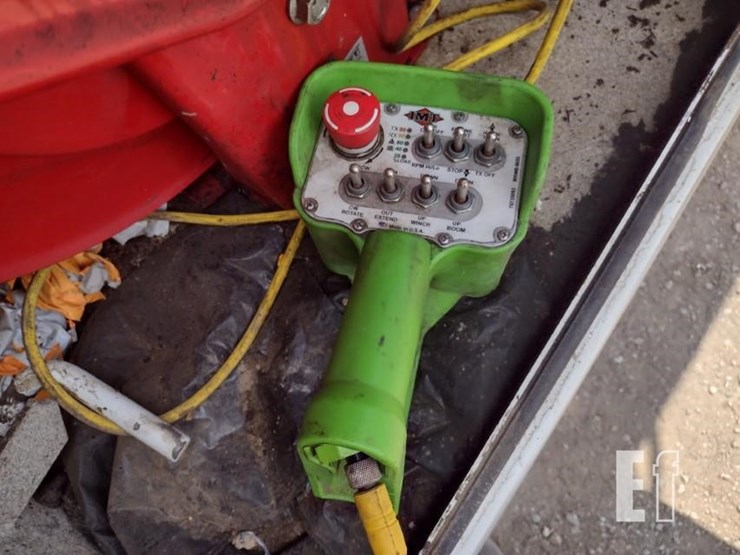 18-ford-f550-image-35