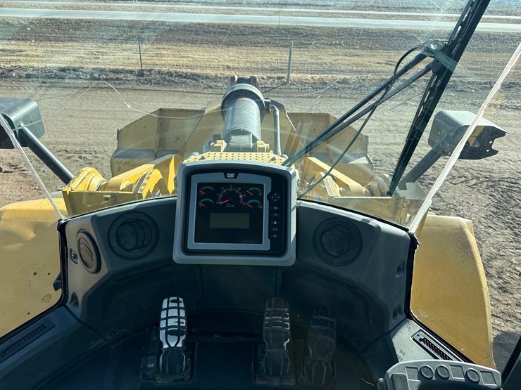 2012-caterpillar-972k-image-18