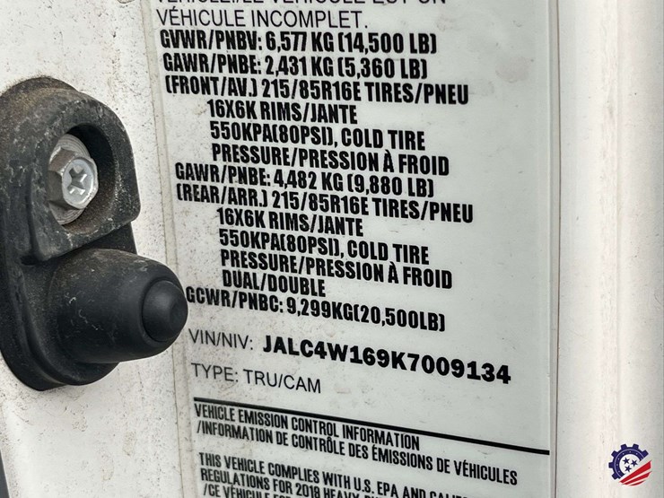 2019-isuzu-npr-image-71