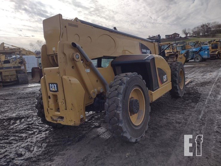2019-caterpillar-tl1055d-image-31