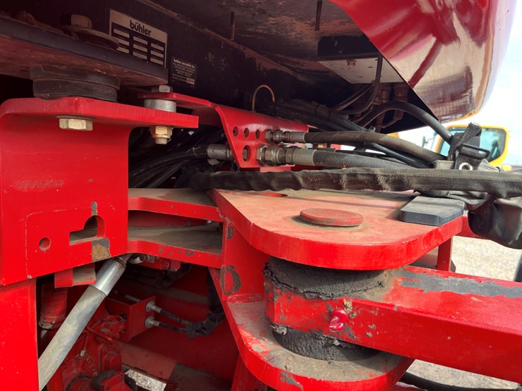 2009-versatile-435-image-24