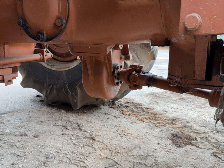 minneapolis-moline-g706-image-25