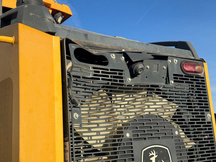 2020-deere-624l-image-23