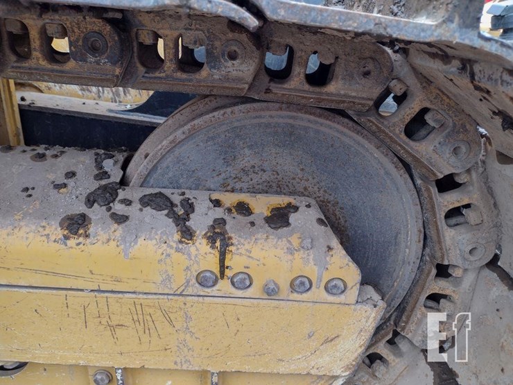 2012-deere-700k-lgp-image-29