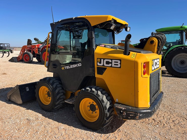 2020-jcb-3ts-8w-image-13