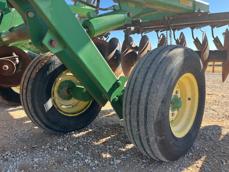 2004-john-deere-637-image-17